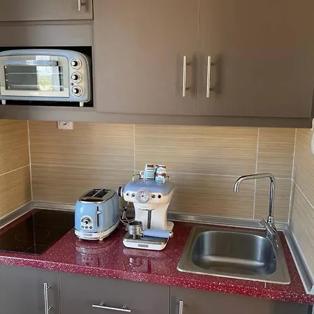 “Messinian View” Roof Top Pool Apartamento Kyparissia